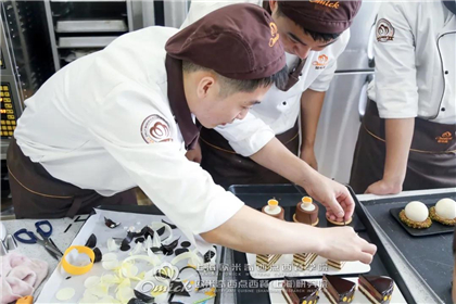 哪里西点学校好