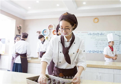 女生适合学西点