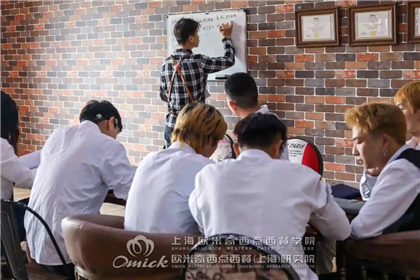 学调酒师需要多少钱