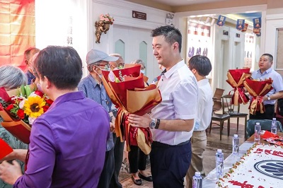 上海欧米奇重阳节活动